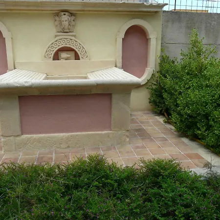 Yucca Guest house *